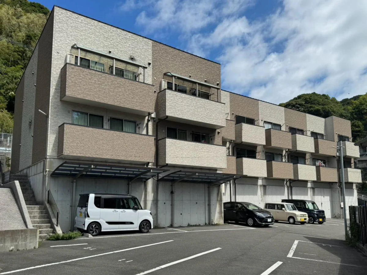 福岡県北九州市門司区春日町の一棟収益アパート外観